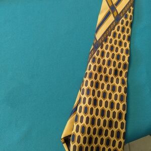 Elegant Gold and Blue Men's Tie